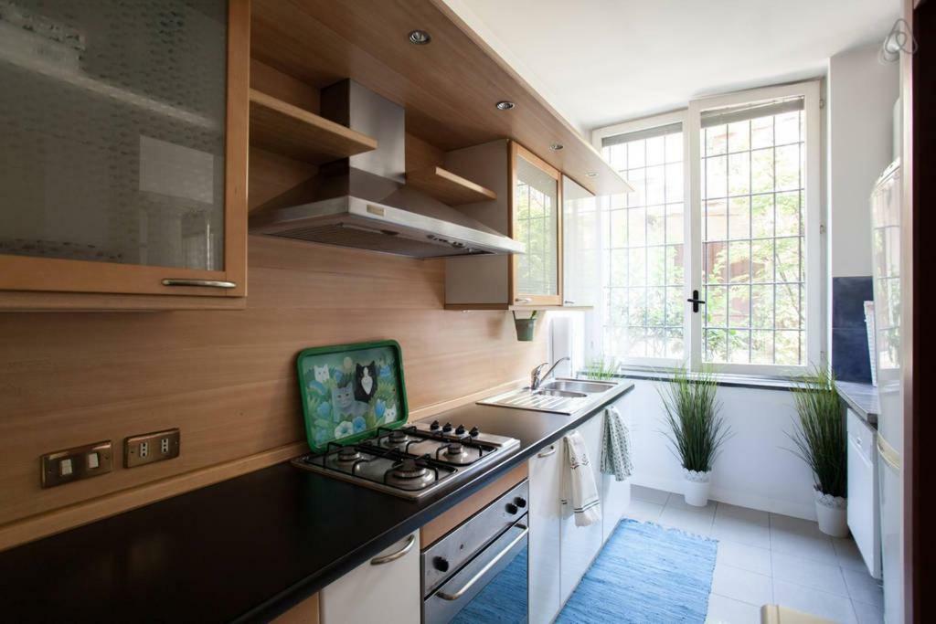 Charming Navigli Apartment Milan Bagian luar foto