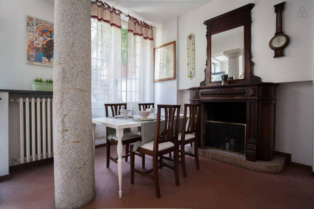 Charming Navigli Apartment Milan Bagian luar foto