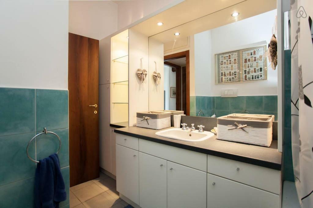 Charming Navigli Apartment Milan Bagian luar foto